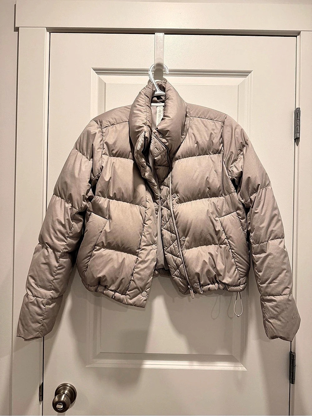 lululemon athletica Women's light grey wonderpuff Jacket